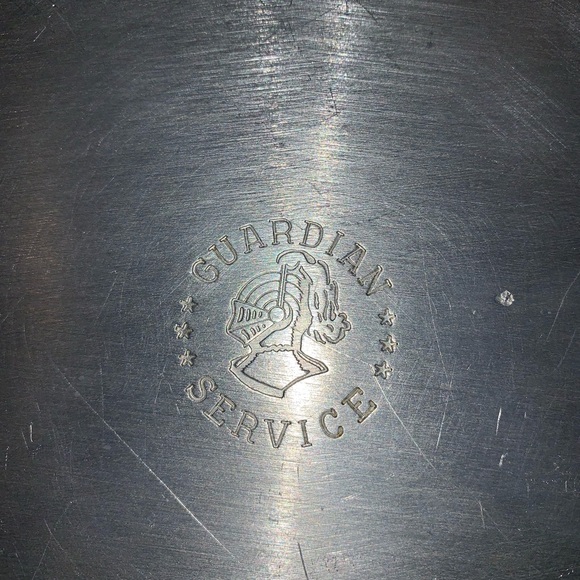 Vintage Guardian Service Ware Pot with Cover - Picture 10 of 13
